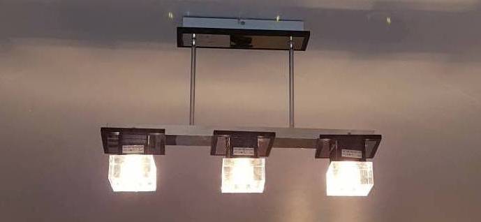 Corp de iluminat triplu